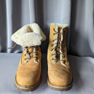 Cozy, shearling, Tims